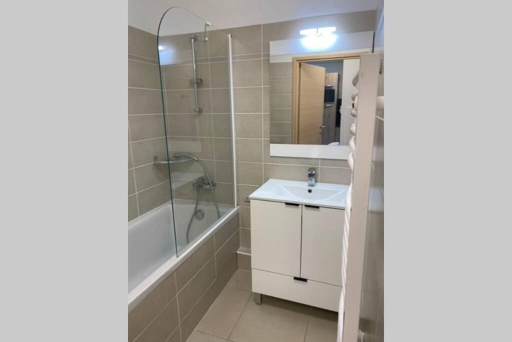 Appartement de charme dans résidence avec piscine La Joue du Loup Saint-Étienne-en-Dévoluy Exterior foto