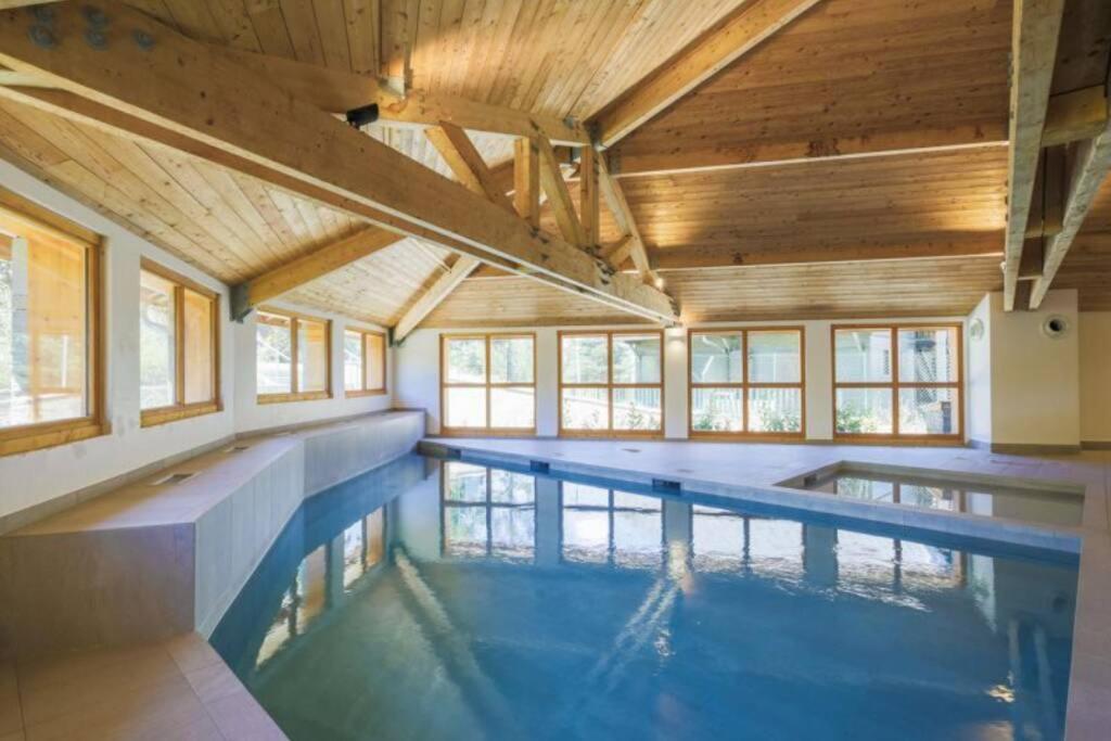 Appartement de charme dans résidence avec piscine La Joue du Loup Saint-Étienne-en-Dévoluy Exterior foto
